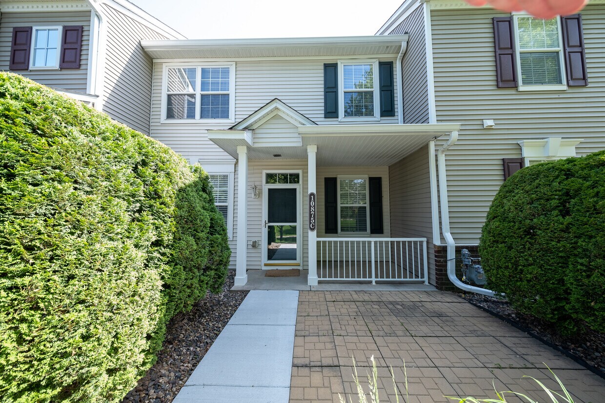 Foto principal - 10875 Oak Grv Cir