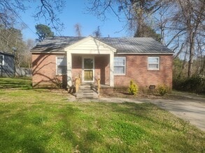 Building Photo - 18 Montclair Dr