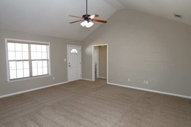 Building Photo - 1823 Hazel Dr