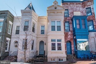 Building Photo - 1330 35th St NW