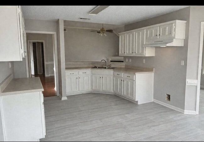 Foto del edificio - 3806 Beatrice Cove