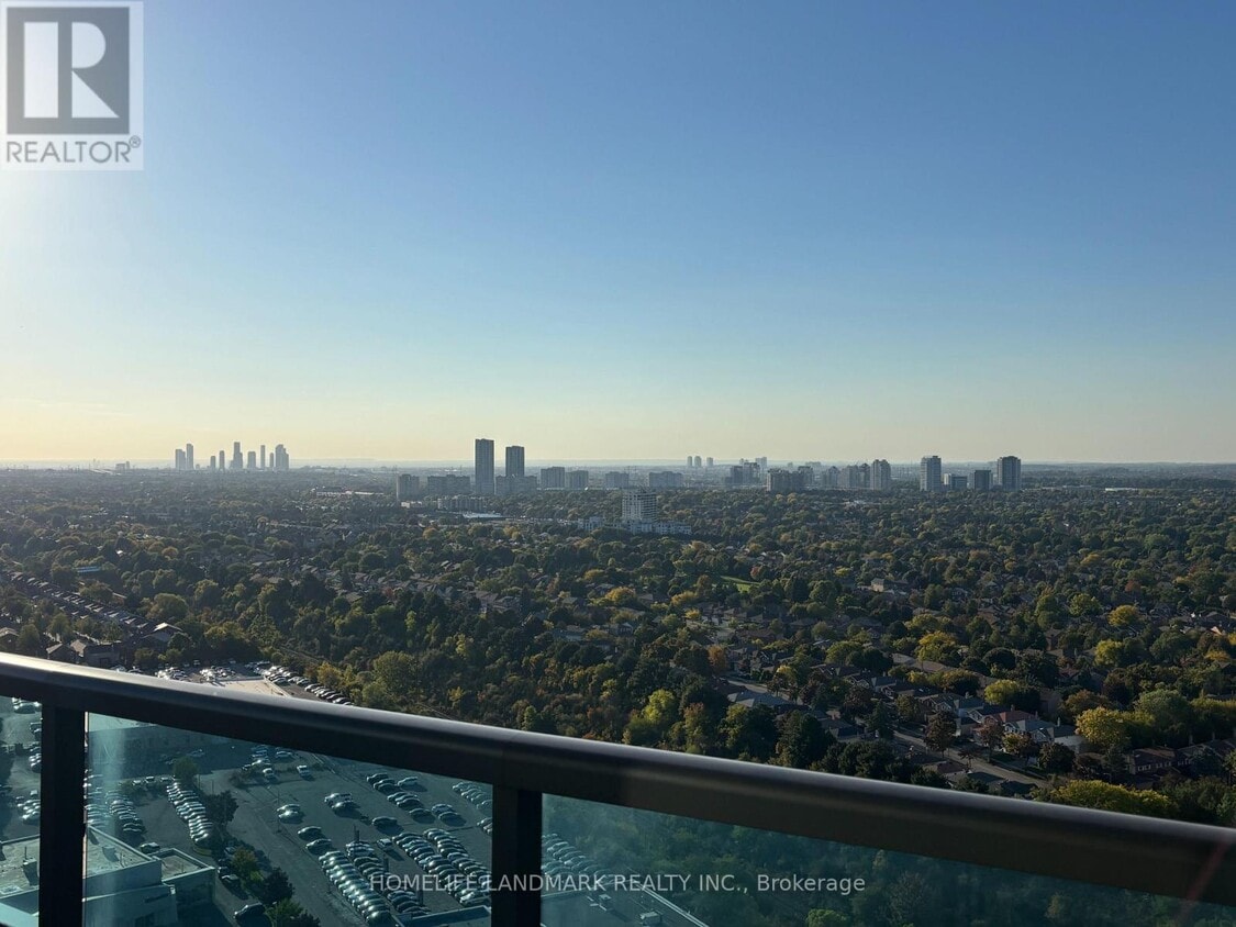 Photo principale - 7171-7171 Yonge St