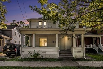 Building Photo - 429 Davis St