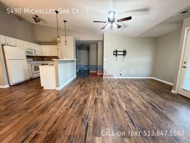 Photo - 5490 Michelles Oak Ct Apartment