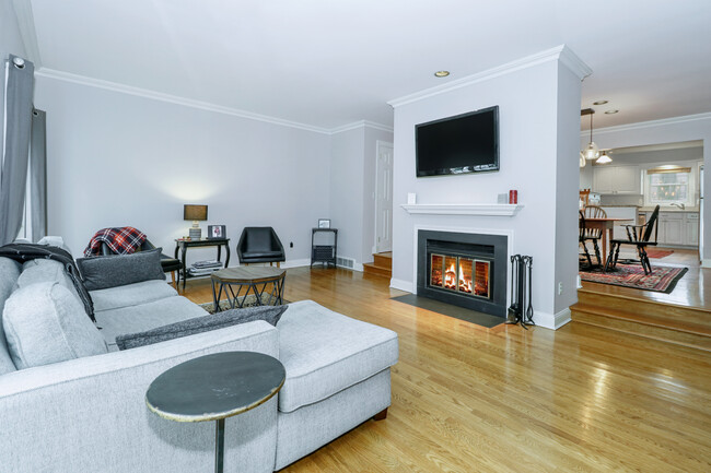 Foto del edificio - 24 Edgewater Commons Ln