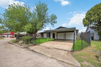 Building Photo - 12703 Redfern Dr