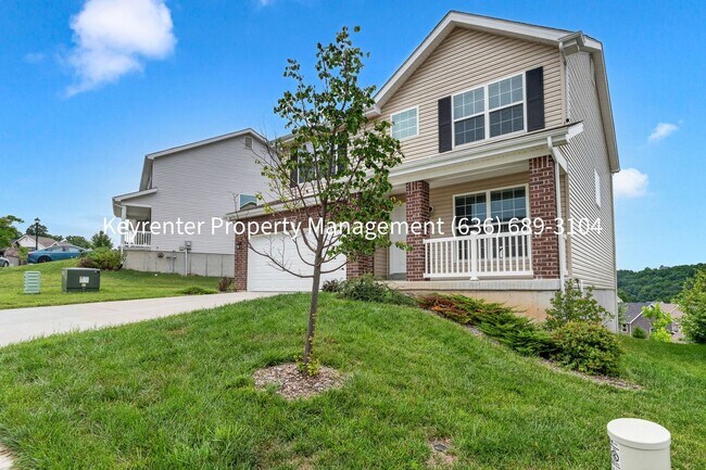 Building Photo - Spacious 4-Bedroom Home for Rent Near Butler Lake