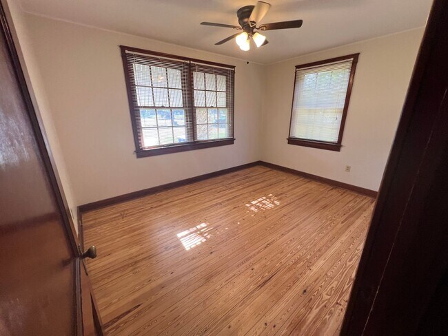 Foto del edificio - Cove area 2 bed 1 bath