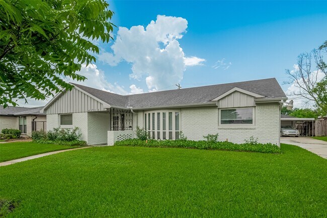 Building Photo - 4115 Mischire Dr