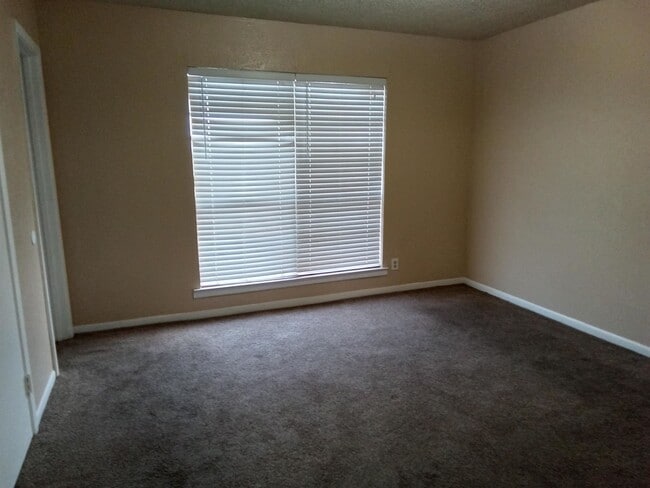 Foto del edificio - 102 Edwards St