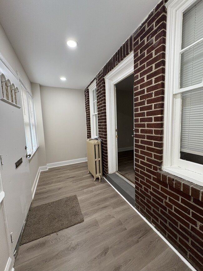 Photo - 1417 S Newkirk St House