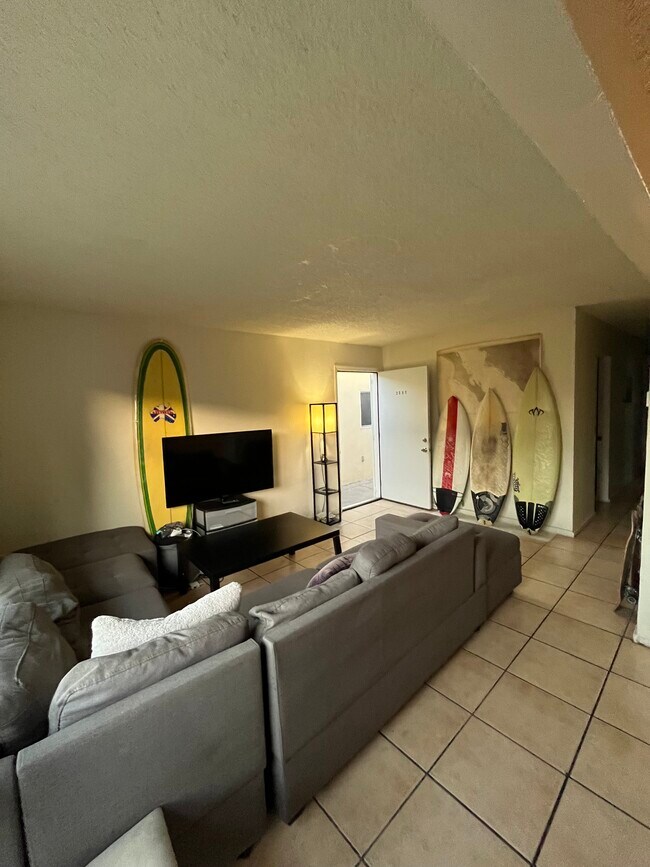 Sala de estar - 2317 Grand Ave