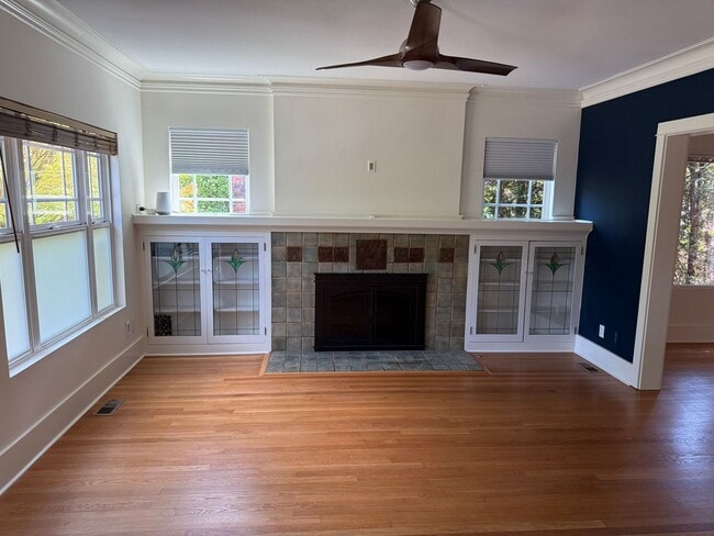 Foto del edificio - 2BR + Office Seward Park Home w/ A/C & 125...