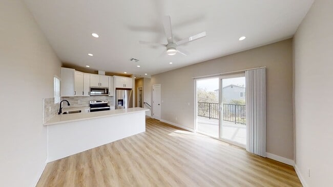 Building Photo - New Build (2022)!! 4BD/2BA, Great Views!!