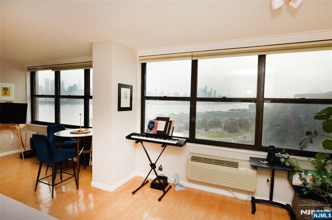 Foto del edificio - 7000 JFK Blvd E