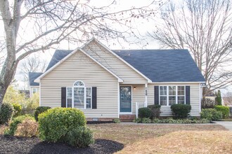 Building Photo - 15 Olde Charles Towne Ct
