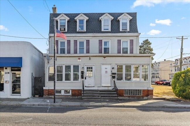 Foto del edificio - 206 N Broadway