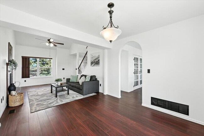 Foto del edificio - 8318 Ivory Loop