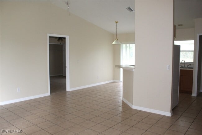 Foto del edificio - 726 Hightower Ave S