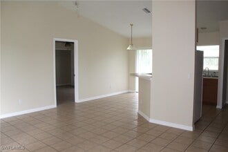 Building Photo - 726 Hightower Ave S