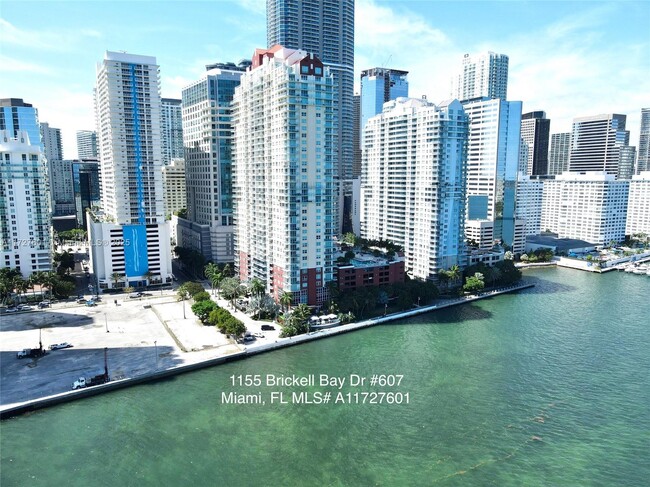 Building Photo - 1155 Brickell Bay Dr