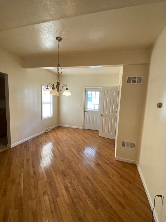 Building Photo - 314 Eicher Ave