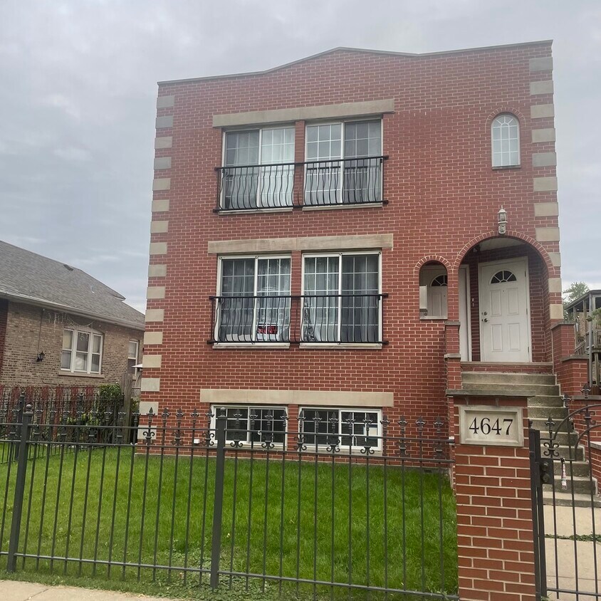 Primary Photo - 4647 W Altgeld St
