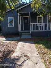 Building Photo - 1842 W 24th St