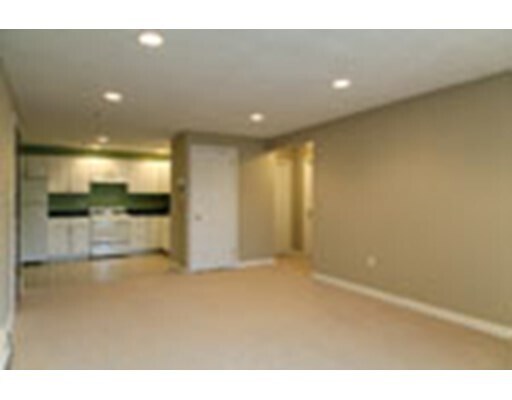 Building Photo - 16 Kenmar Dr
