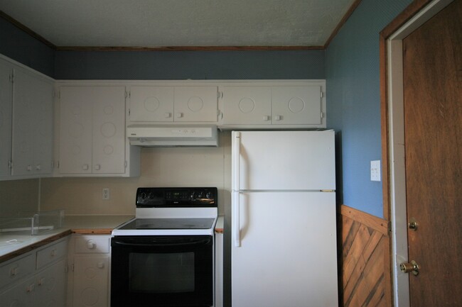 Foto del edificio - Newly Re-Modeled 3 Bedroom 2 Bath Home nea...
