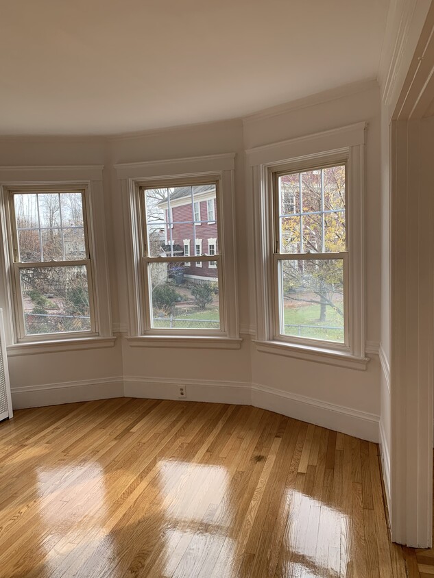 dining room - 1111 Smith St