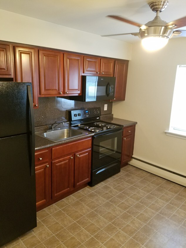 Foto principal - Providence Manor Apartments