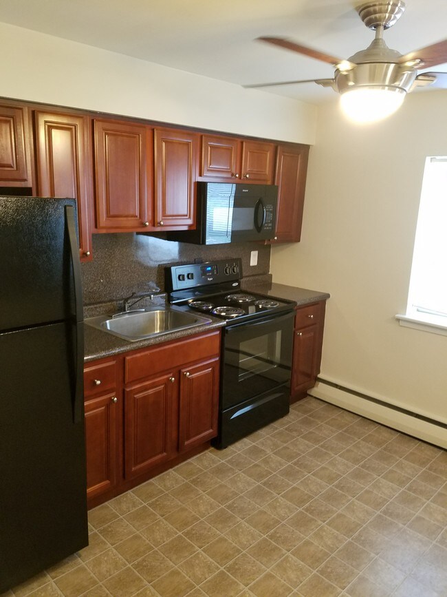 Foto del edificio - Providence Manor Apartments