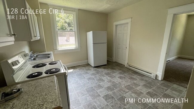 Building Photo - 128 College Cir