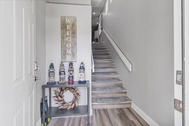 Building Photo - Charming 2-Bed, 2-Bath Condo Retreat with 1,309 Sq Ft in Fort Myers' Premier Locale!