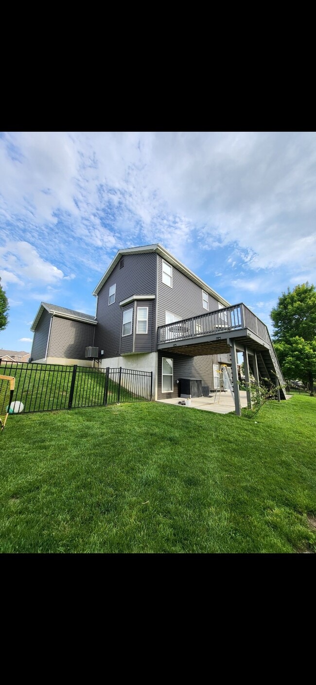 Building Photo - 861 Saybrook Falls Dr