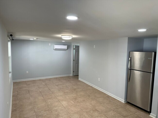 Building Photo - Nice Remodeled 1 bedroom apartment!!