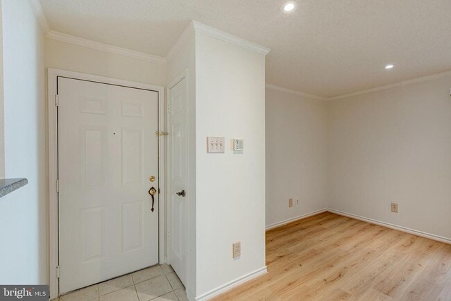 Building Photo - 1521 Lincoln Way