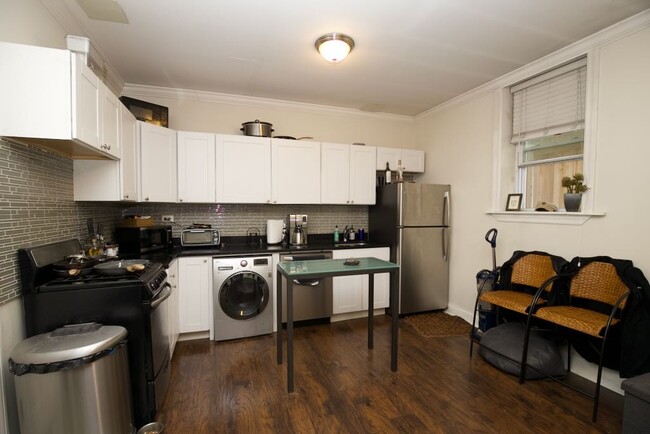 Foto del edificio - 2129 N Dayton St