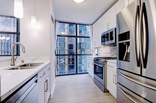 Building Photo - 201 N Westshore Dr
