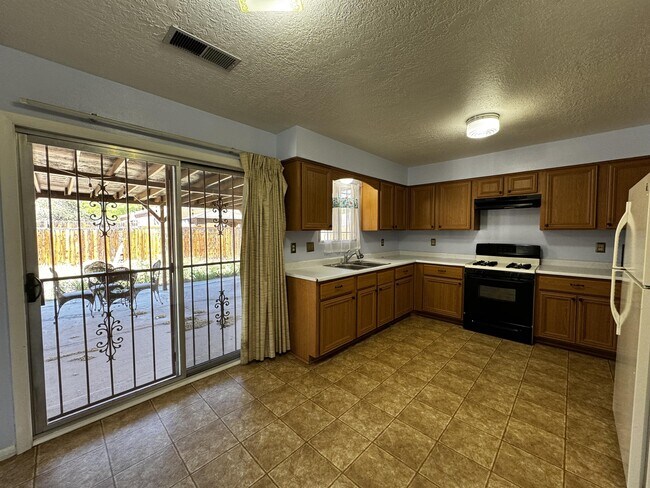 Foto del edificio - 315 San Andres Ave NW
