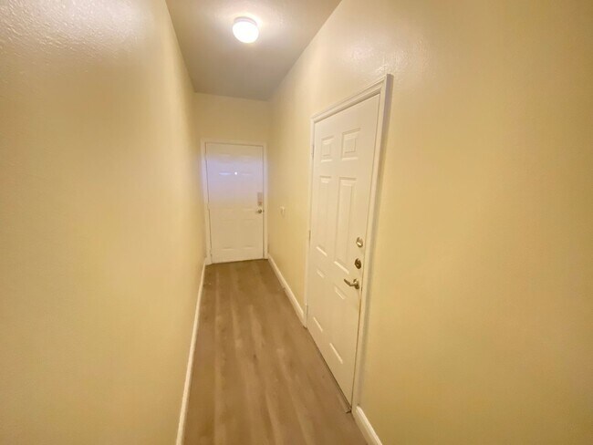 Foto del edificio - Stunning one bedroom, one bath luxury cond...