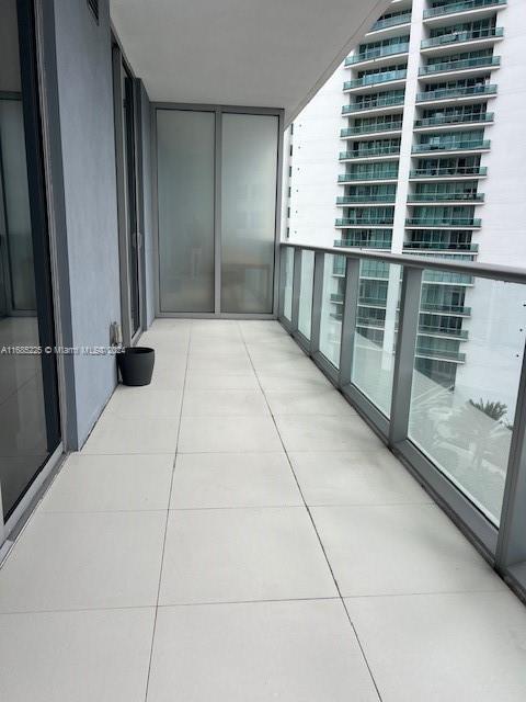 Foto del edificio - 1300 Brickell Bay Dr