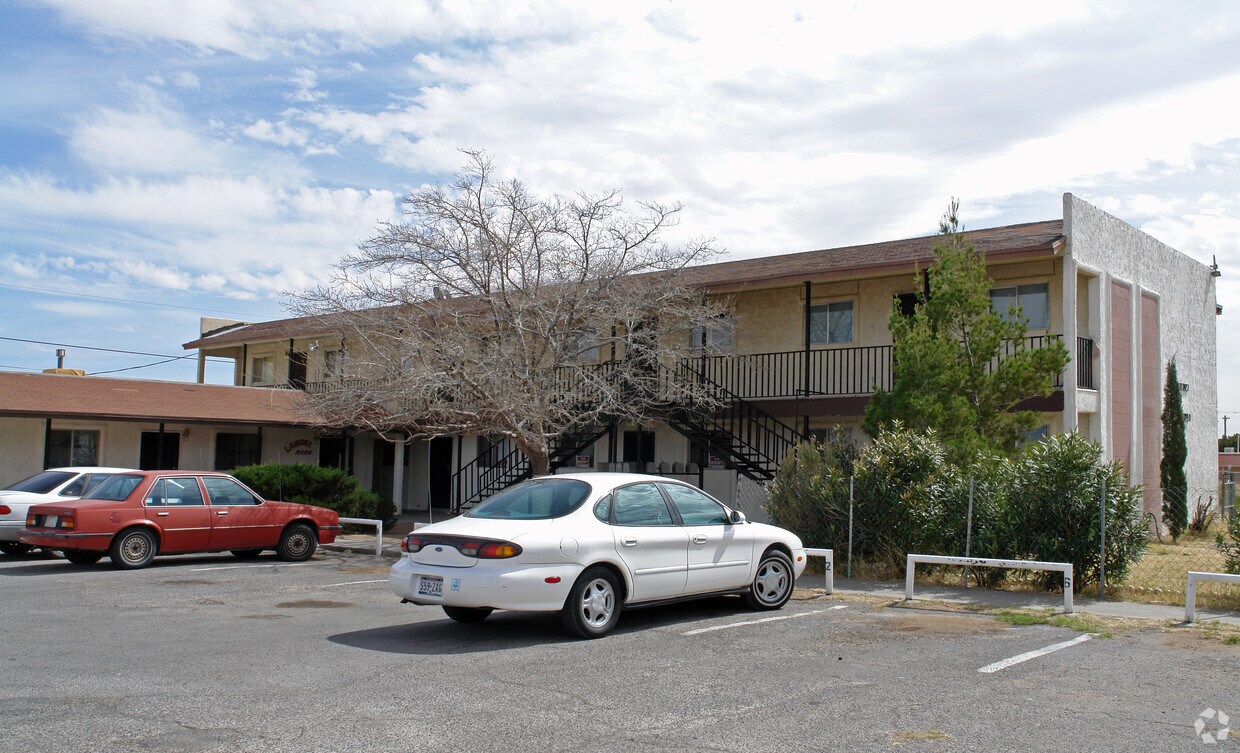 Primary Photo - Villa Diaz