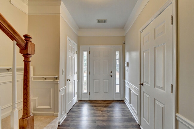 Building Photo - 2026 Merrimont Way