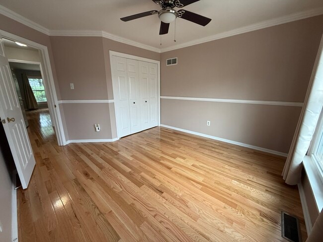 Building Photo - 45 Bristol Ct