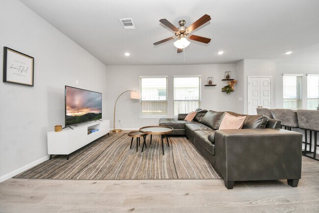 Foto del edificio - 24319 Wild Bramble Ln