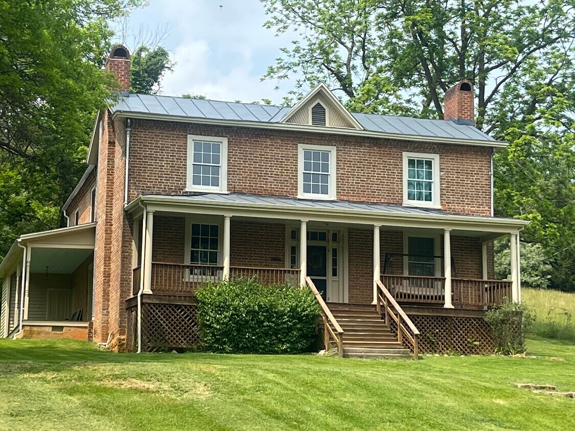 Primary Photo - 635 Forest Grove Rd