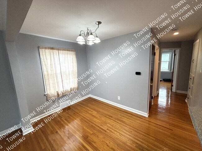 Building Photo - 355 Tremont Ave