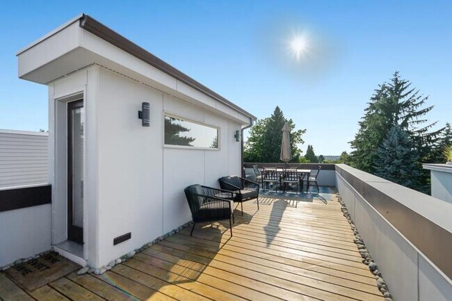 Foto del edificio - 2 bedroom in Seattle WA 98115